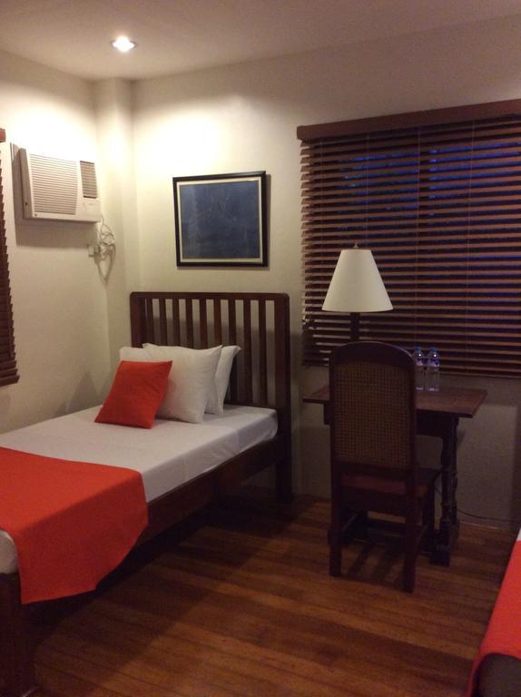 Casa Roces Bed&Breakfast Legazpi Bilik gambar