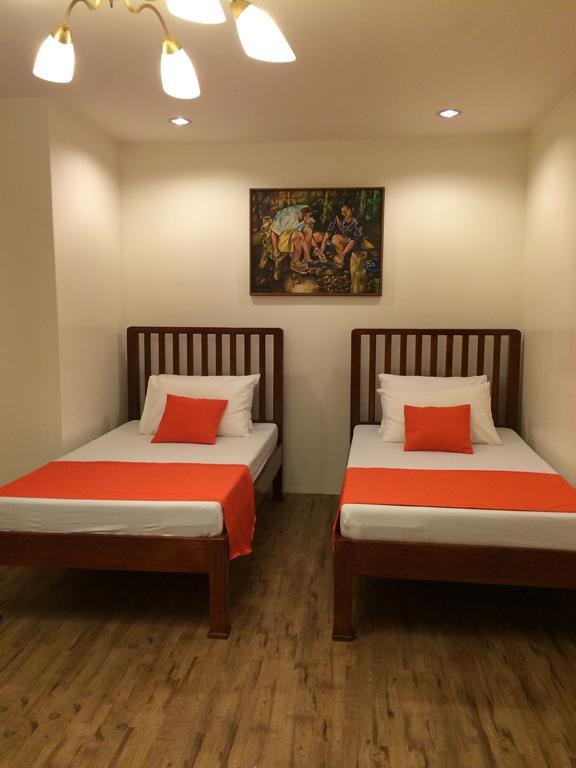 Casa Roces Bed&Breakfast Legazpi Bilik gambar