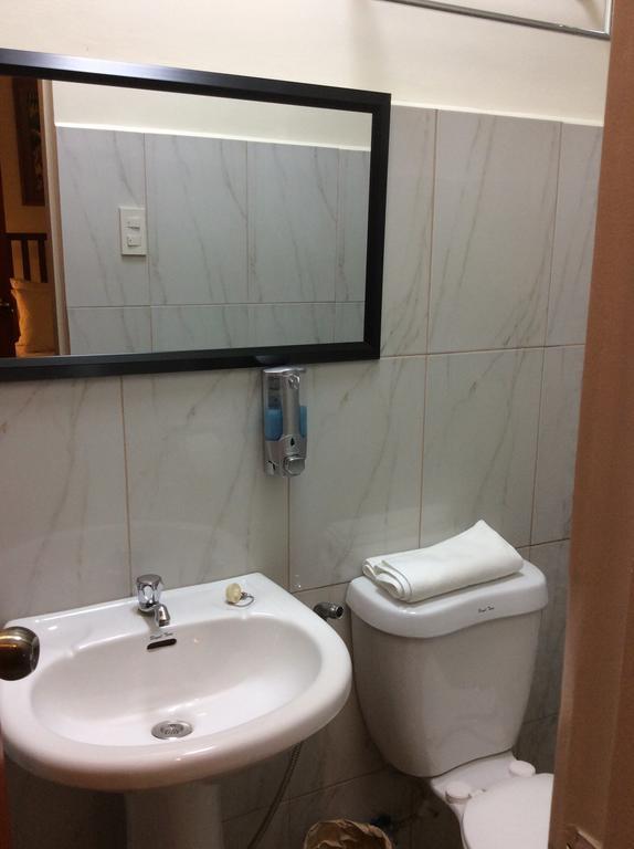 Casa Roces Bed&Breakfast Legazpi Bilik gambar