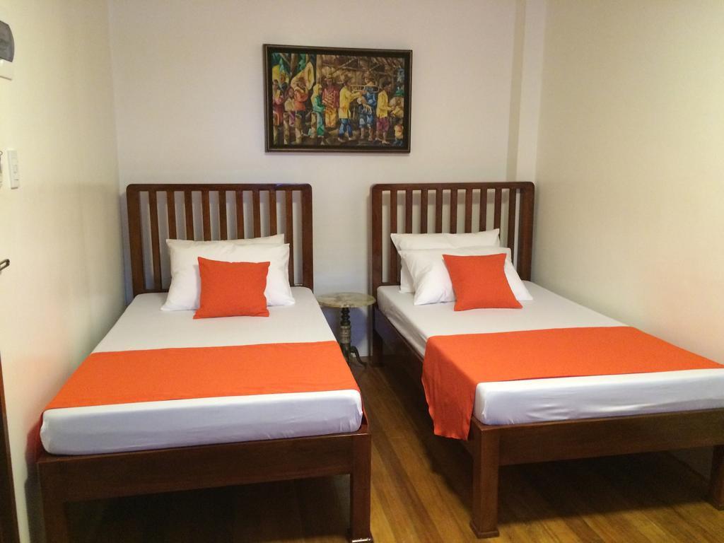 Casa Roces Bed&Breakfast Legazpi Bilik gambar